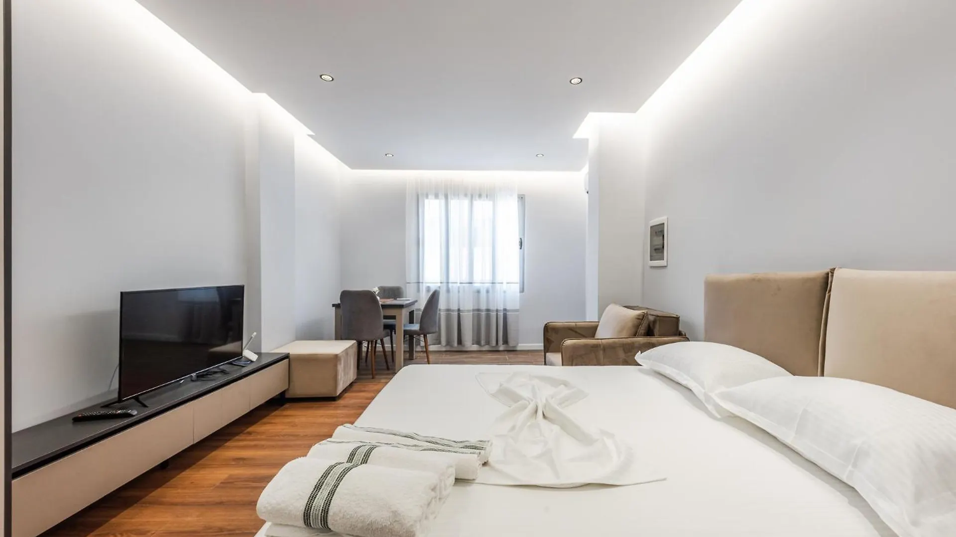 Sr Apartments Golem Golem