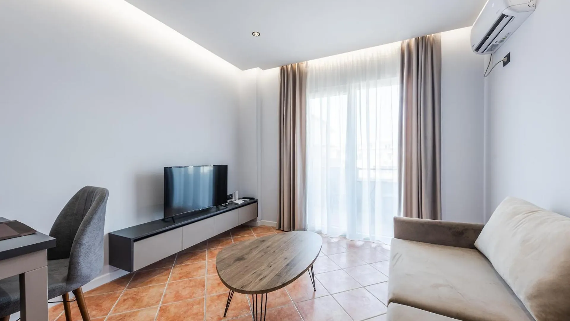 Sr Apartments Golem Golem