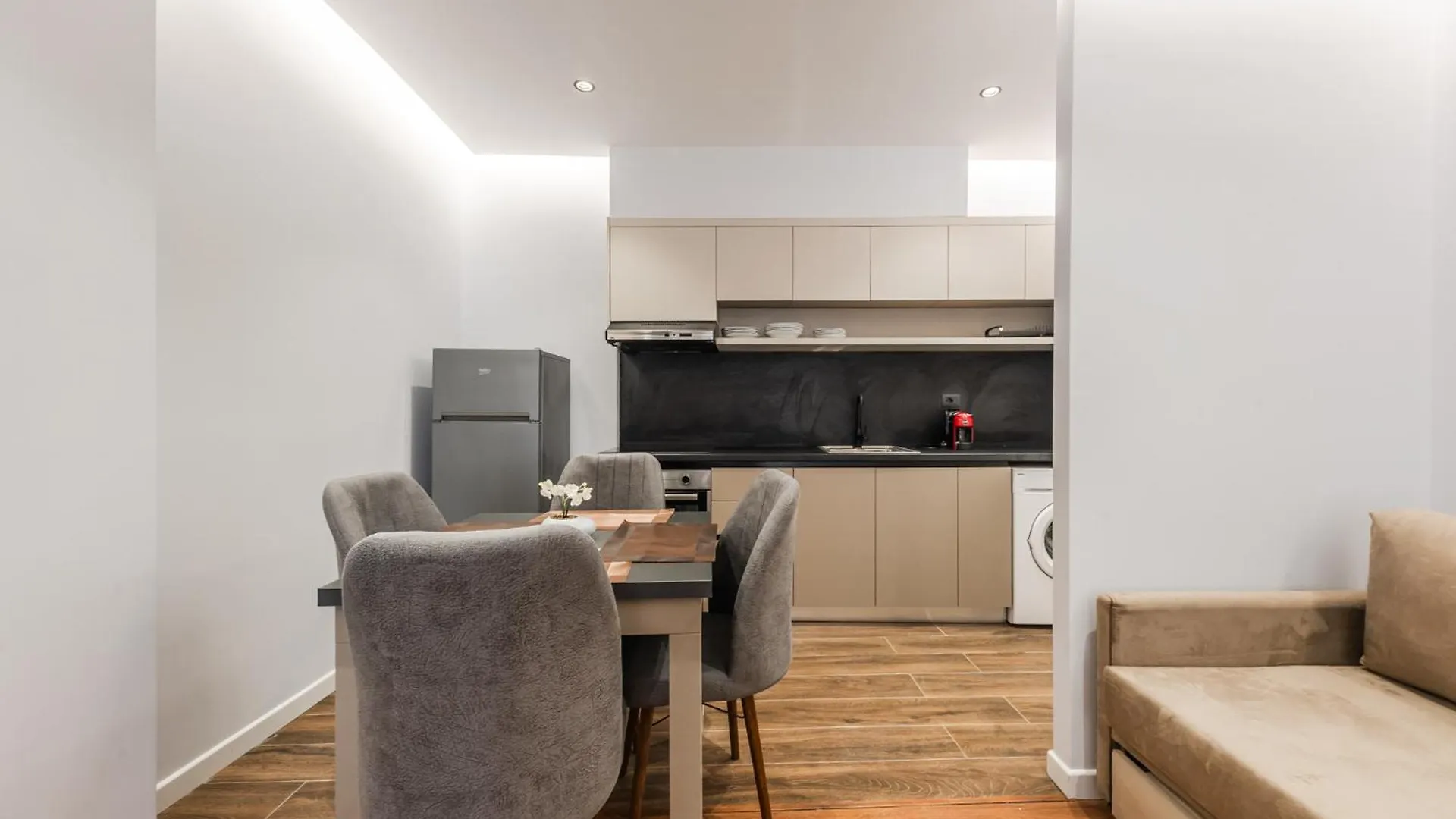 Sr Apartments Golem Golem